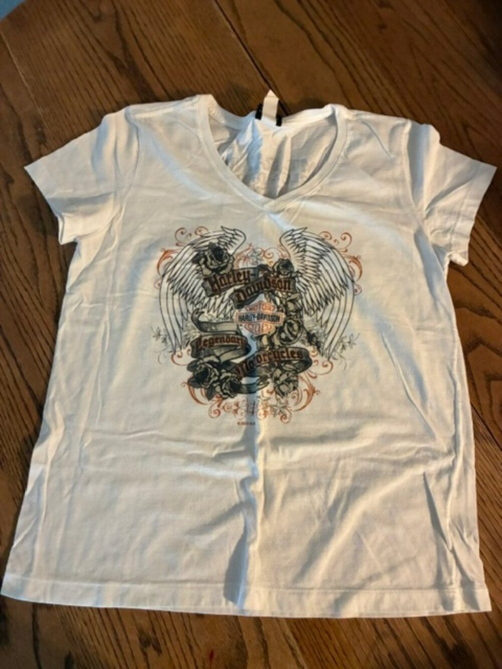 Harley Davidson Women’s Large white T-shirt v-neck, like new